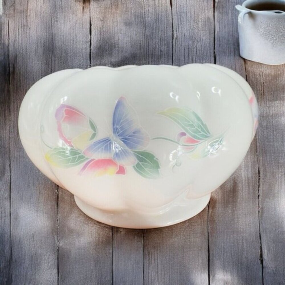 1984 Aynsley Little Sweetheart Fine Porcelain Bone China England Bowl Dish VTG